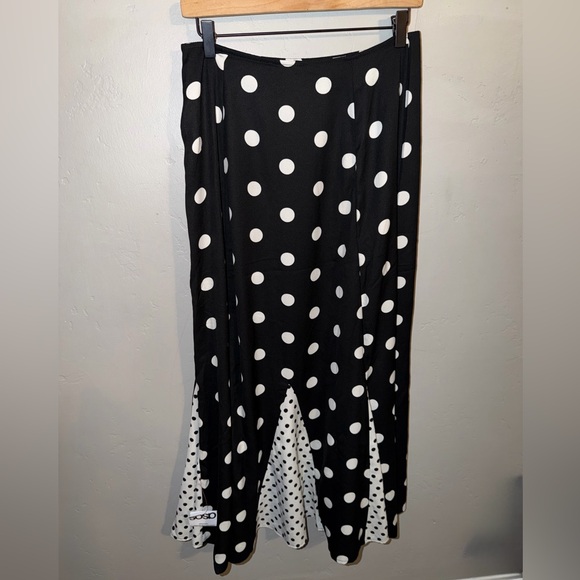 ASOS DESIGN
Mixed Polka Dot print Maxi Skirt - Picture 7 of 8